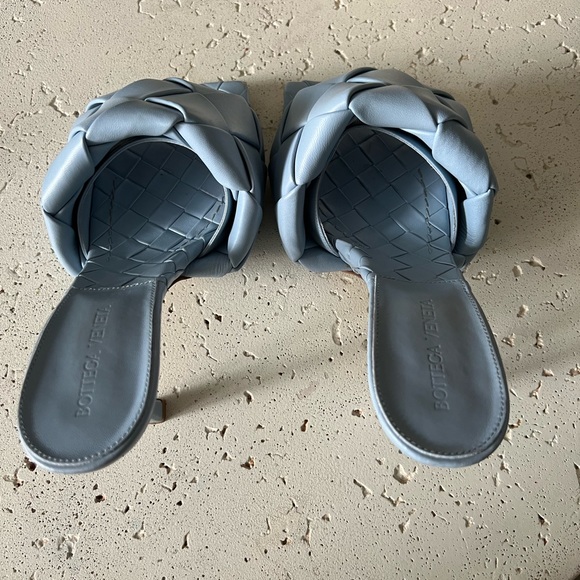 BOTTEGA VENETA Lido Sandals in color Ice (blue) - Picture 8 of 12